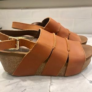 Never worn Volatile leather wedges size 7
